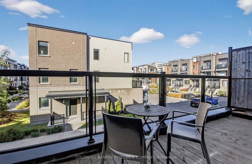Ottawa Division House | Ottawa Gem: 4 Bedroom Townhome by Rockcliffe Park w/Complimentary Parking