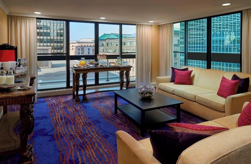 Byward Market - Parliament Hill Hotel | Ottawa Marriott Hotel