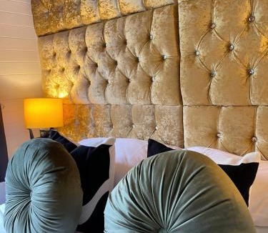 Warminster House | Otter 3 HuntersMoon-Warminster-Bath-Salisbury