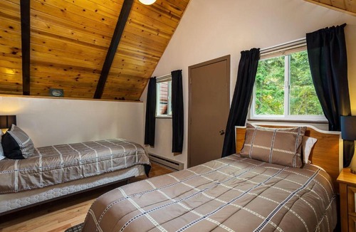 Leavenworth House | Otter Chalet on Fish Lake