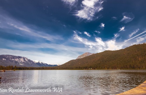 Leavenworth House | Otter Chalet on Fish Lake