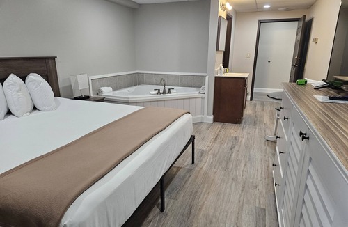 Alexandria Bay Hotel | Otter Creek Inn