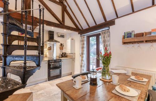 Blockley House | Otters Abode