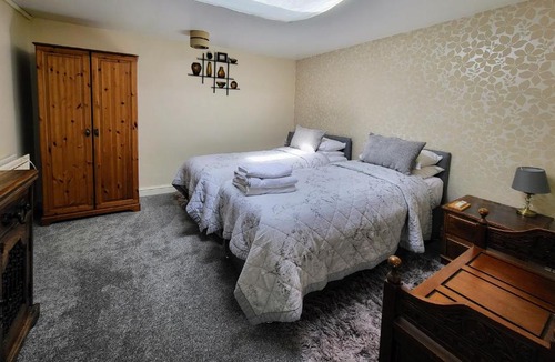 Edingworth House | Otters' Holt