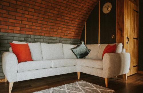 Rhayader House | Otters View