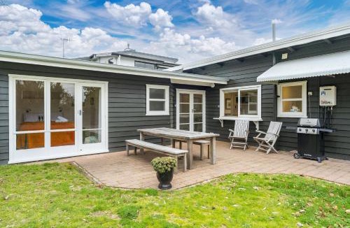 Two Mile Bay House | Otupai Cottage