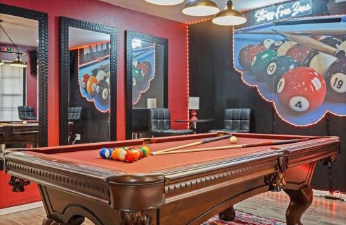 Norman House | OU Hideaway Relaxing Hot Tub Pool Table