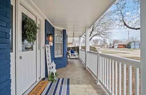 Norman House | OU Hideaway | Relaxing Hot Tub + Pool Table