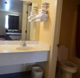 Glenwood Hotel | Ouachita Mountain Inn