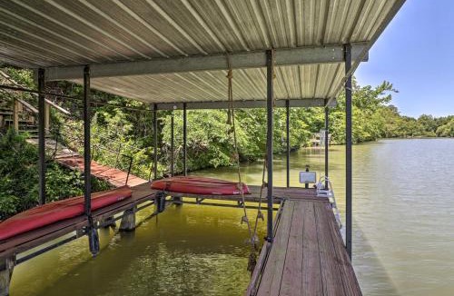 Royal House | Ouachita River Cabin: Royal Haven w/Dock!