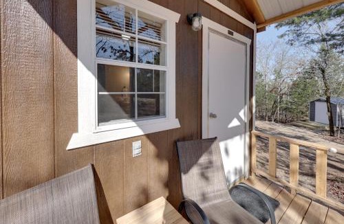 Board Camp House | Ouachitas Adventure Base! Charming Tiny Cabin