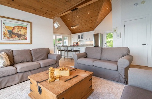 Minett Cottage | OUNO Island on the prestigious Lake Rosseau
