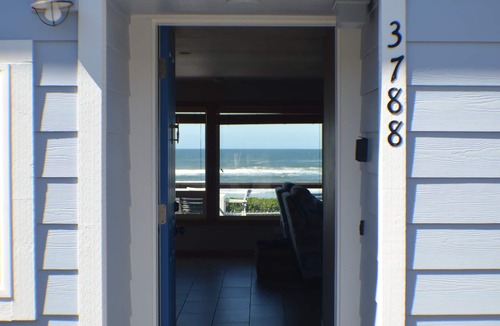 Edgewater Shores House | Our Beach House - Oceanfront in Waldport
