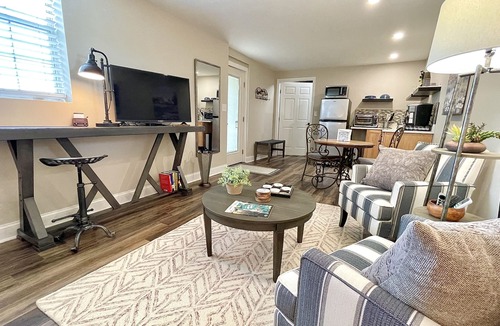 Graysville Apartment | Our Castleview - Studio