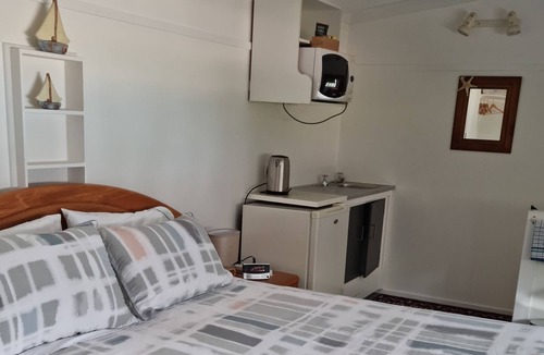 Te Kaha Ski Chalet | Our Coastal Hideaway No 2.