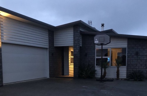 Papamoa Beach House | Our home - Your Holiday