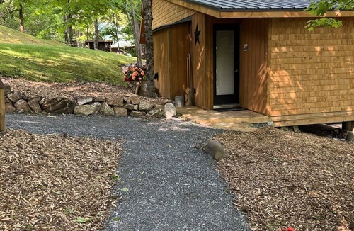 Frontenac Cabin | Our Lakeside Getaway