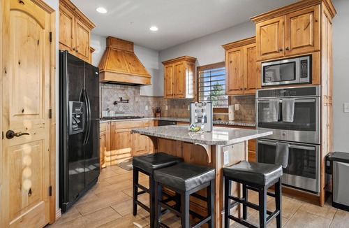 Wolf Creek House | Our Mountain Chalet C702 |Near Powder Mtn| Hot Tub
