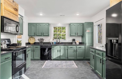 Royal Pines House | Our Mountain Retreat | A luxury Mountain Retreat with all the Modern Amenities!