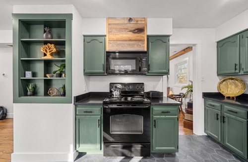Royal Pines House | Our Mountain Retreat | A luxury Mountain Retreat with all the Modern Amenities!