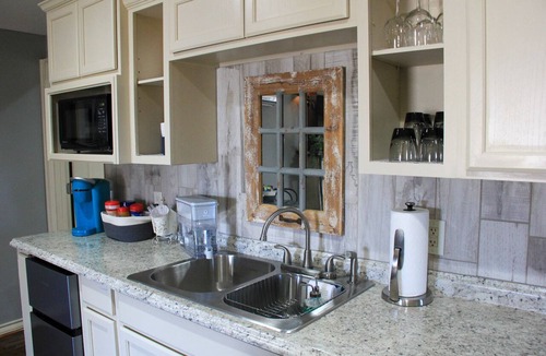 Amarillo Apartment | “Our Nest” comfortable & secluded place to rest - upstair guesthouse.