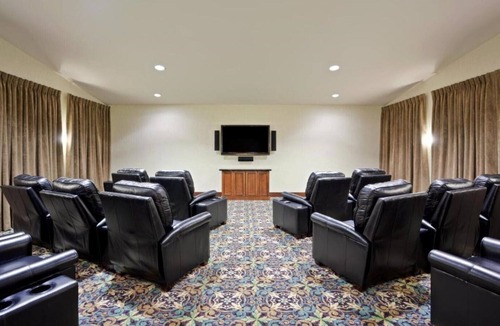 Mukilteo House | our spacious suites are designed for relaxation.