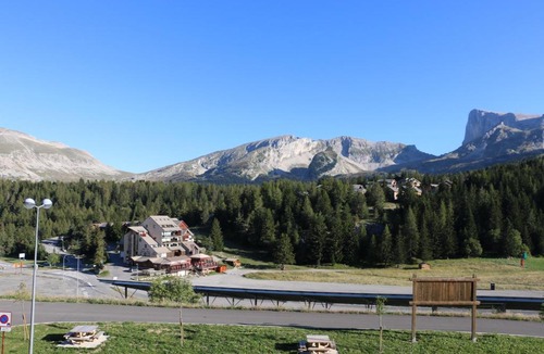 Saint-Etienne-en-Devoluy Apartment | ourson