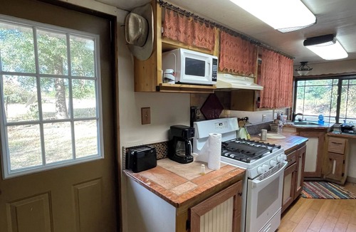 Normangee Cabin | Out in the country! Tranquil cabin in Leon County. Cute converted Goat Shed!