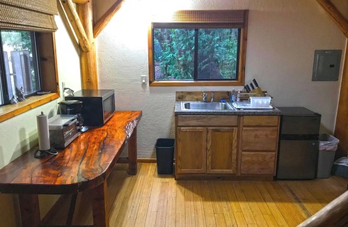 Cave Junction House | Out 'N' About Treehouse Treesort