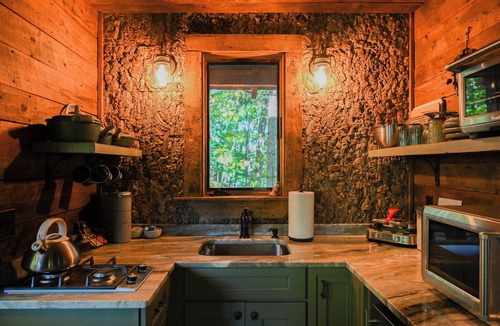 Argyle Bed & Breakfast | Out On a Limb — A Magical Treehouse Experience