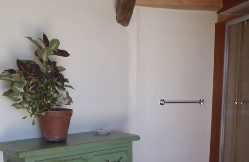Valprionde House | Outbuildings of a typical white Quercy house.