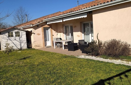 Saint-Simon Condo | Outbuilding with independent entrance