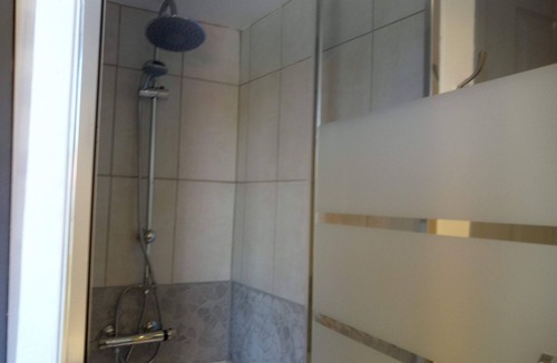 Saint-Simon Condo | Outbuilding with independent entrance