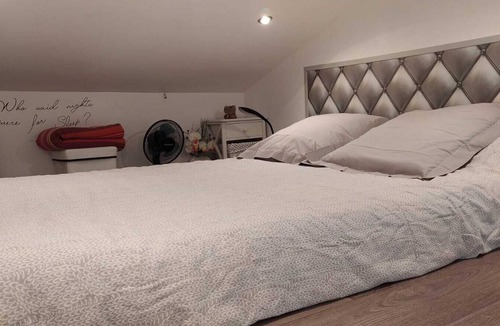 Saint-Simon Condo | Outbuilding with independent entrance