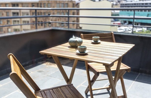Les Escaldes Apartment | Outdoor Comfort Àtic East