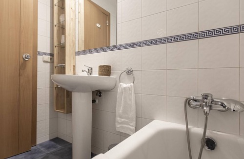 Les Escaldes Apartment | Outdoor Comfort Valira West