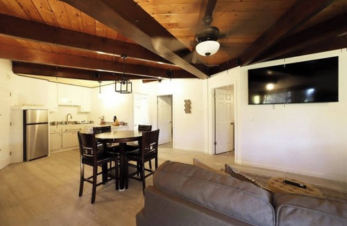 Apple Hill House | Outdoor Deck Disc/Pool Table Fireplace Grill