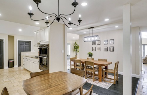 Midland Cottage | Outdoor Entertainment Area: Spacious Midland Home!