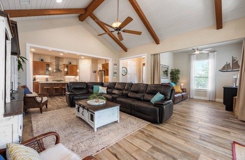 Canyon Lake House | Outdoor Sanctuary/Lake View/Hot tub & Game Room!