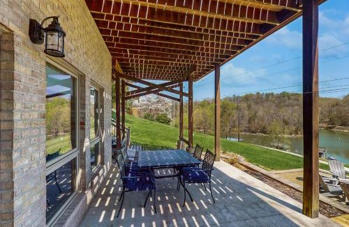 Caryville House | Outdoor Spa + Dock! Scenic Norris Lake Retreat