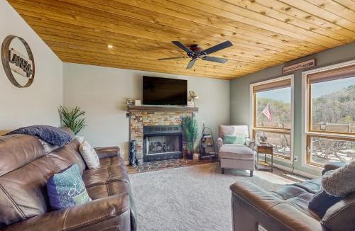 Caryville House | Outdoor Spa + Dock! Scenic Norris Lake Retreat