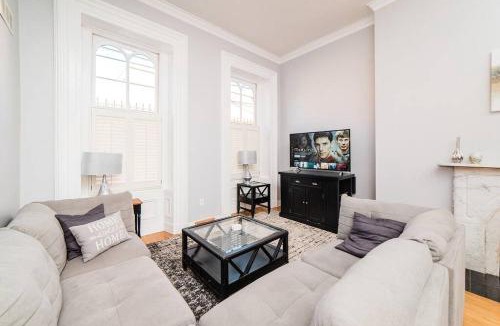 Manchester Apartment | Outdoor Space - Parking - 1st Floor - Walkable