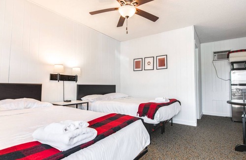 Balsam Lake Hostel | Outdoors Inn Room #2