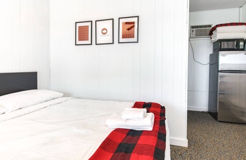 Balsam Lake Hostel | Outdoors Inn Room #2
