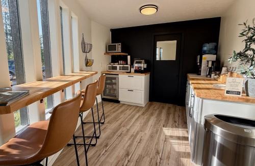 Ponderay Hotel | Outdoors Inn