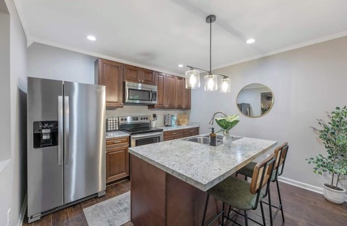 Southwest Raleigh House | Outdoorsy ~ Fresh Spring Vibes ~ Sauna & Cold Plunge ~ 10min Downtown
