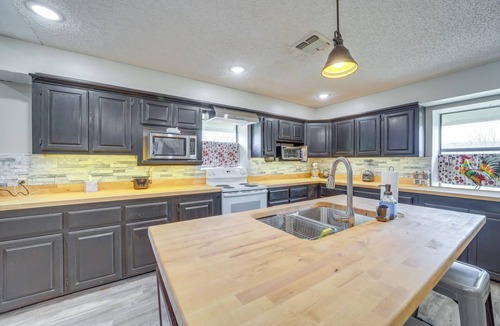 Daisy House | Outdoorsy Getaway Near Atoka: Hunt, Fish & Relax!