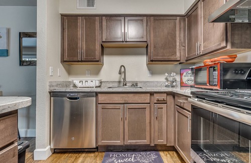Oklahoma City Apartment | OuterContinental Lounge