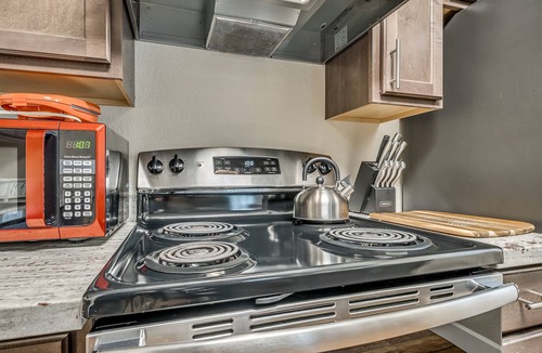 Oklahoma City Apartment | OuterContinental Lounge