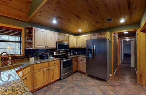 Martindale House | Outlet Premium/15 minutes away San Marcos/Spring break on the river.